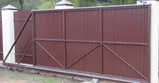 Купить откатные ворота из профнастила Саяногорск, цена от 1758 руб.